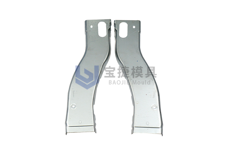 奔馳-加強(qiáng)板右-CR330Y590T-浙江寶捷模具科技有限公司